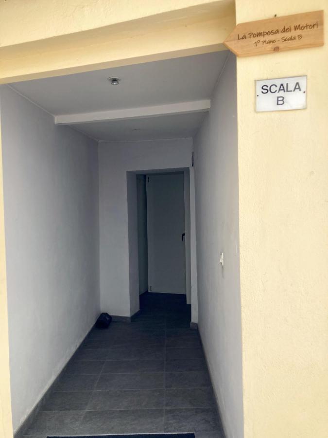 Hotel R&B La Pomposa Dei Motori Módena Exterior foto